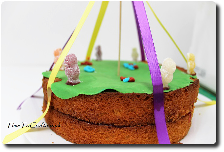 May pole cake side view