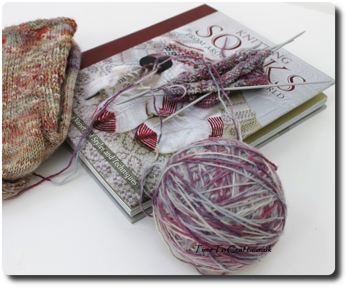 socks with cable twist