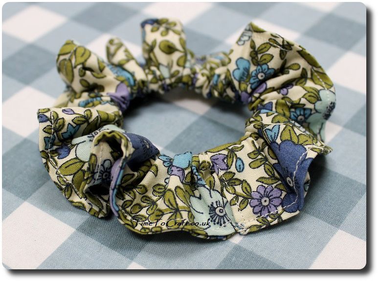 how to make a scrunchy hair band sewn up